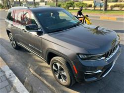 جیپ گراند شیرۆکی